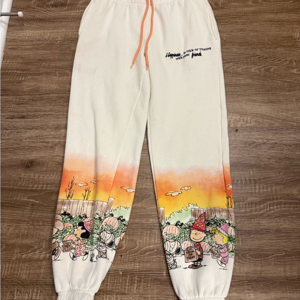 Charlie Brown Print Joggers - White and Orange